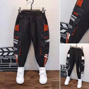 Sportliche Freiheit für kleine Champions: Junior-Cargohosen-Cago Hose -8