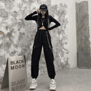 Schwarze Cargo-Hose mit Kette: Urbane Eleganz für Frauen-Cargo Hose - 20224