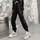 Schwarze Cargo-Hose mit Kette: Urbane Eleganz für Frauen-Cargo Hose - 
