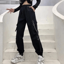Schwarze Cargo-Hose mit Kette: Urbane Eleganz für Frauen-Cargo Hose - 3