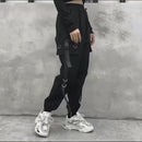 Schwarze Cargo-Hose mit Kette: Urbane Eleganz für Frauen